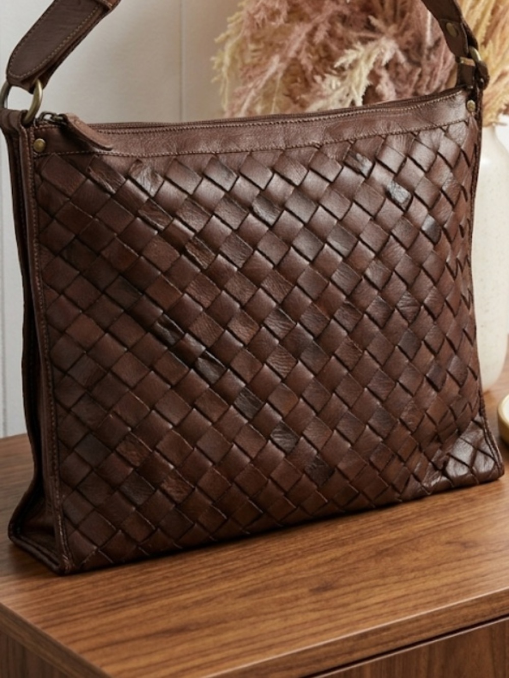Civico 93 Woven Leather Shoulder Bag in Brown - Classic Women's Handbag